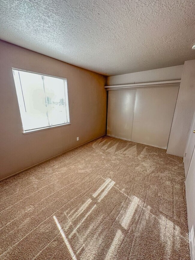 Building Photo - 423 Las Casitas Way