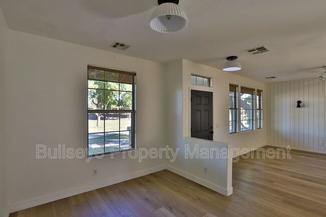 Building Photo - 2863 S Arroyo Ln