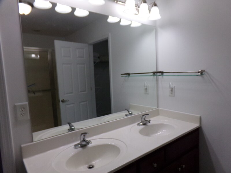 Building Photo - 5322 Shadow Walk Way