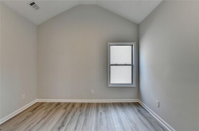 Building Photo - 4032 Ridge Grove Way