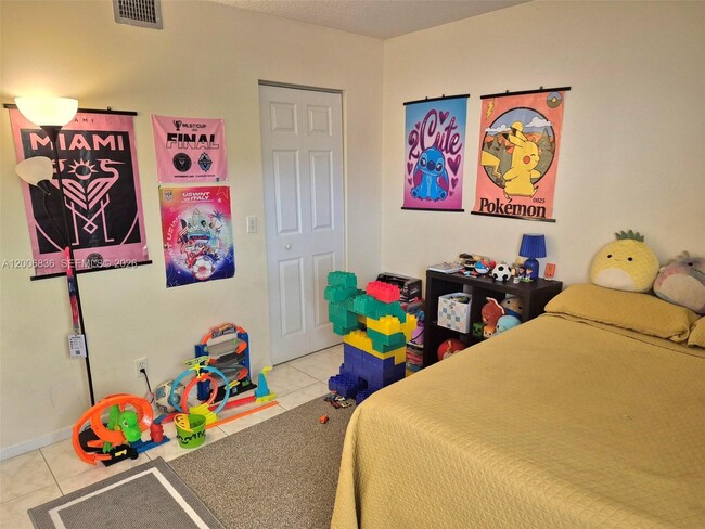 Building Photo - 12501 SW 14th St