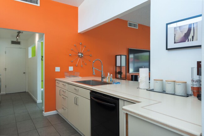 Building Photo - 2305 E Bellamy Rd