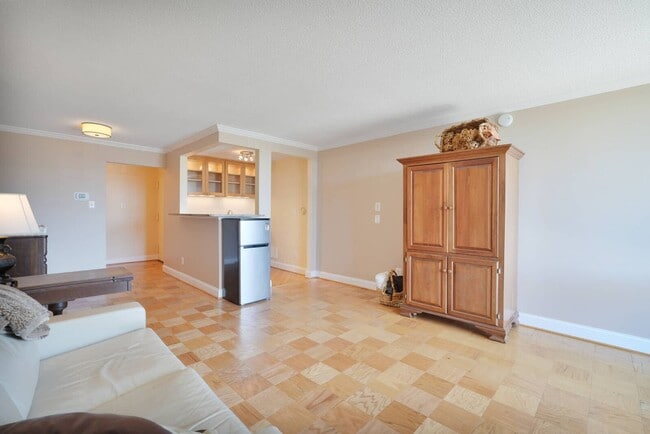 Building Photo - Luxury and fully updated studio in America...