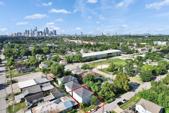 Building Photo - 1118 Bunton St