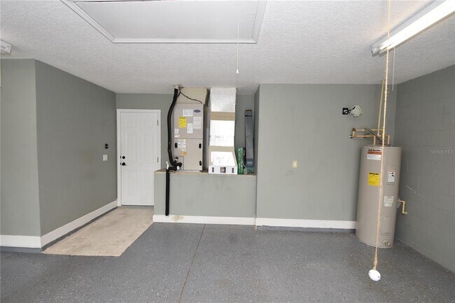 Building Photo - 1216 Hampstead Ln