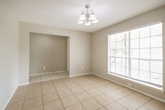 Building Photo - 4511 Chestergate Dr