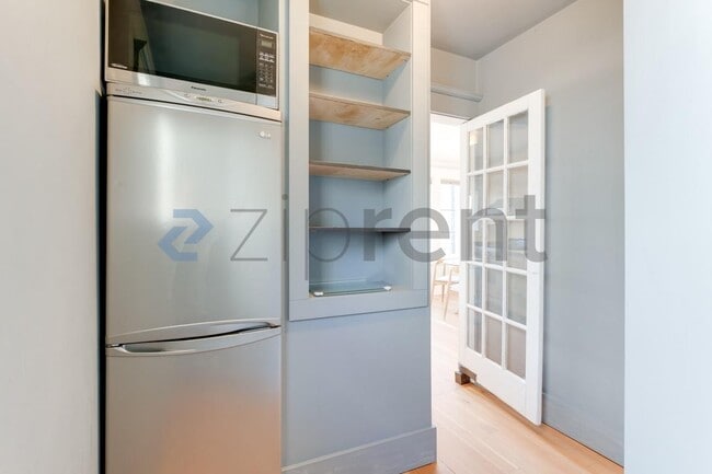 Building Photo - 2038 8th Ave N