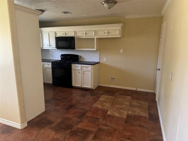 Building Photo - 6830 Langdon Ln