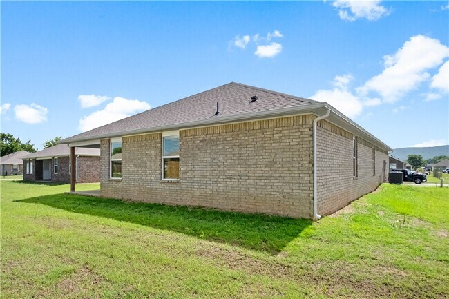 Building Photo - 523 Nevada St