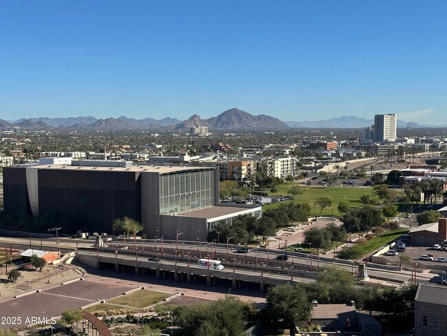 Building Photo - 200 W Portland St