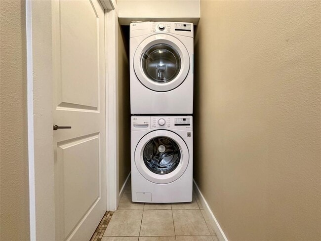 Building Photo - 2103 E 16th St