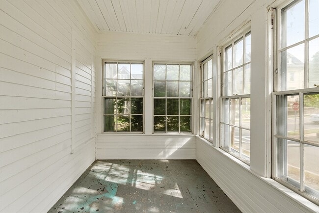 Building Photo - 93 Upham St