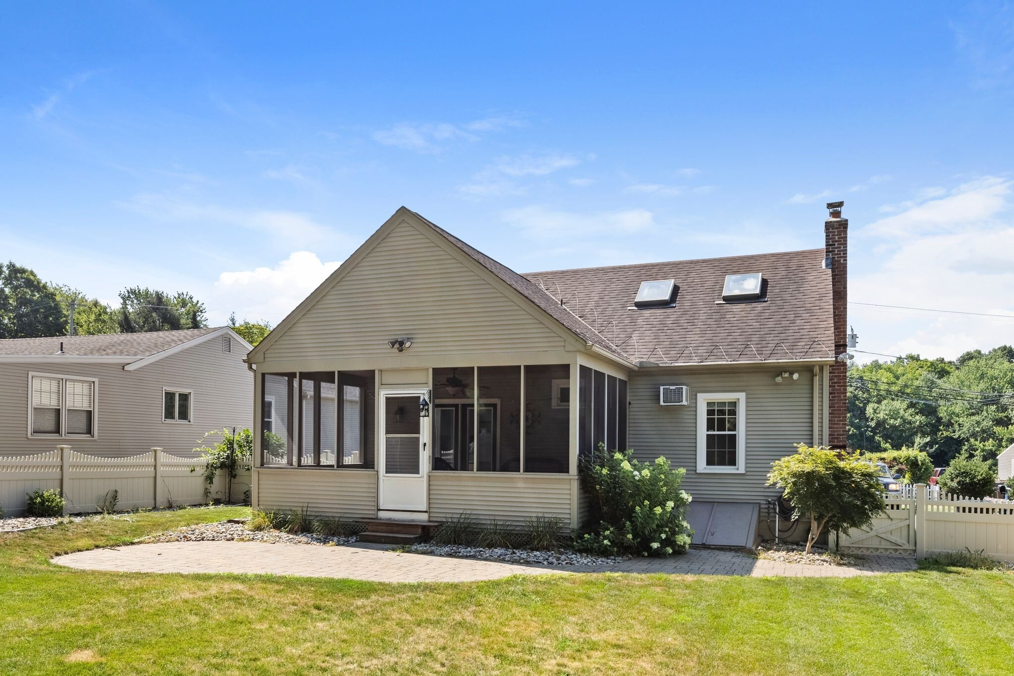 Building Photo - 89 Campbell Ave