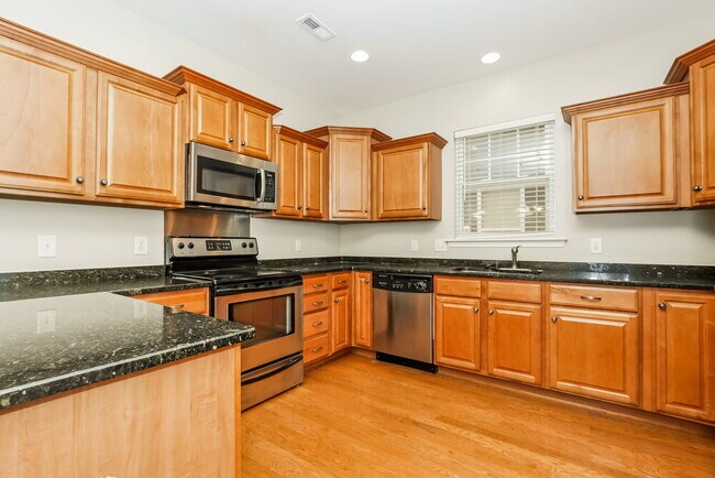Building Photo - 2447 Cason Ln