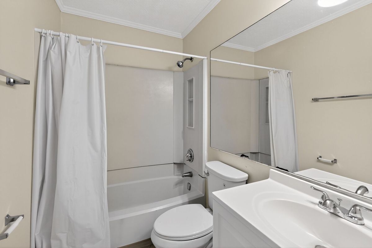 Building Photo - 898 Chippendale Ln