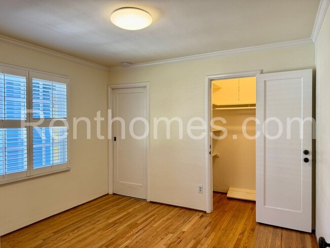 Building Photo - 2676 Narcissus Dr
