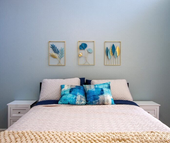 Building Photo - 10301 N 70th St