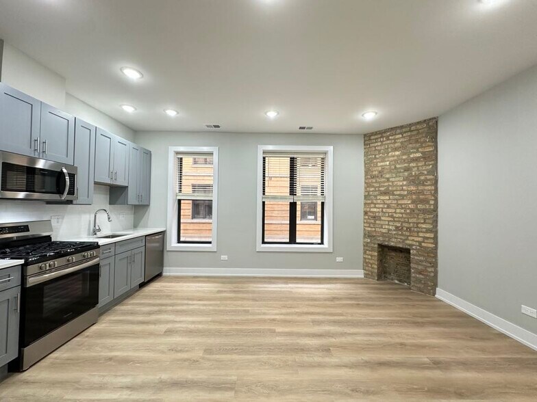 Building Photo - 431 W Belden Ave