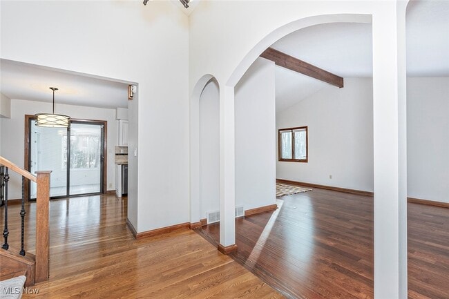 Building Photo - 6235 Sunnywood Dr