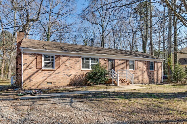 Building Photo - Beautiful Brick Ranch Available For Rent - Pets are welcome!!!