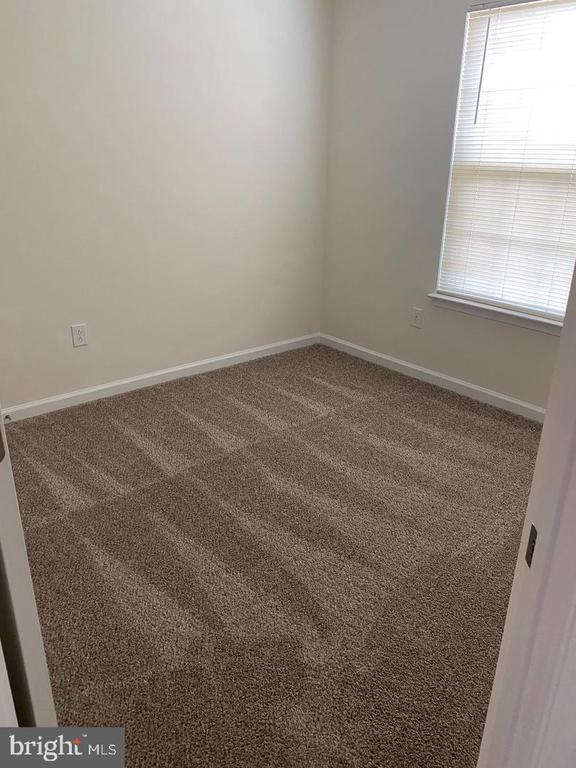 Building Photo - 5556 Peanuts Ln