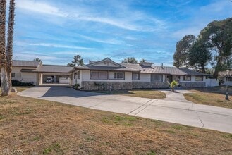 Building Photo - 1489 Santa Anita Dr