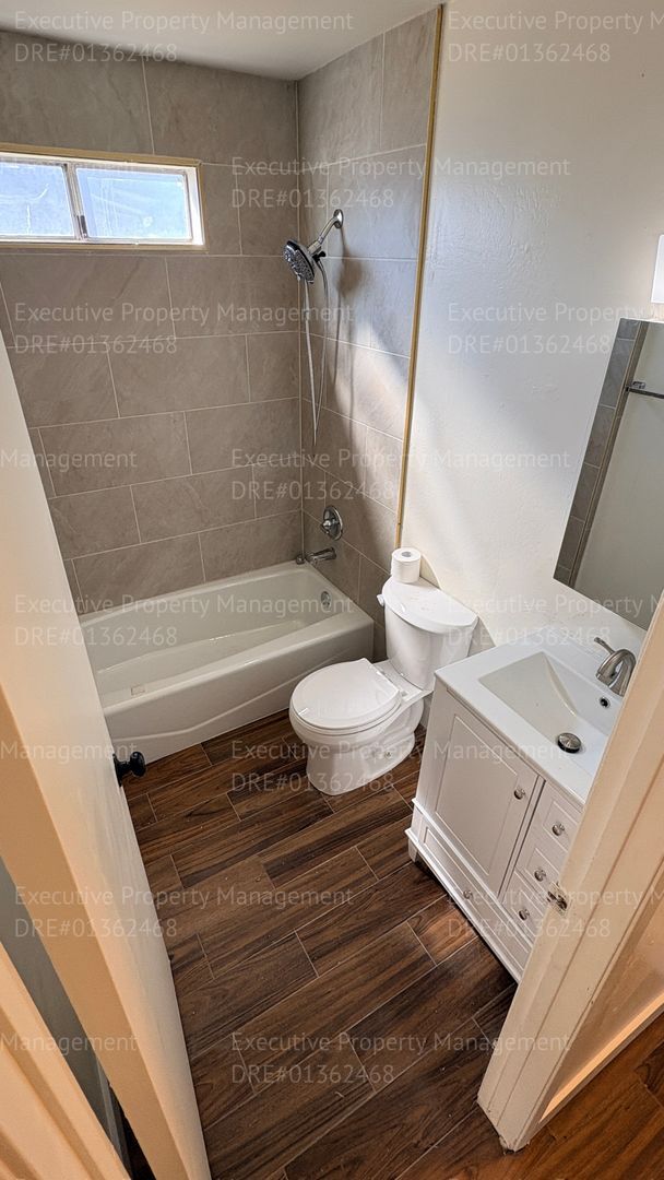 Building Photo - 925 8th St