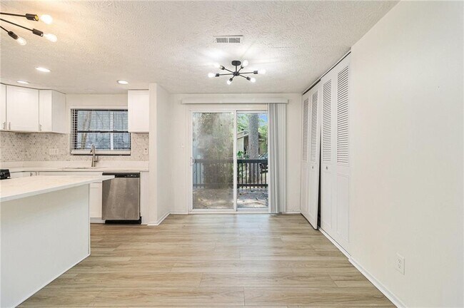Building Photo - 4922 Glenside Ct