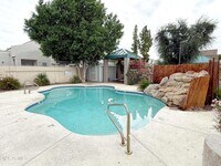 Building Photo - 2027 E University Dr