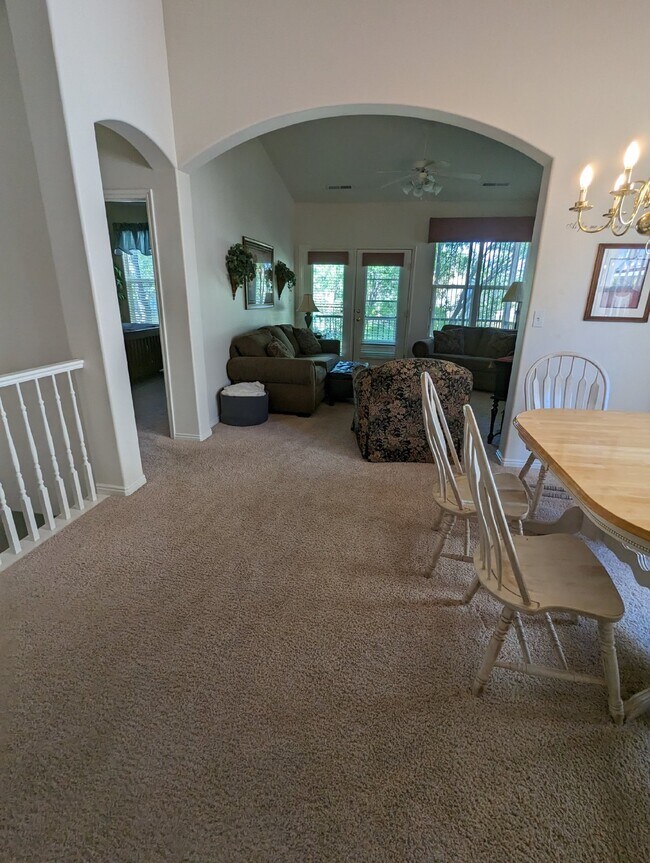 Building Photo - Furnished Quaint, Quiet Location, Centrally Located, 2 Bed 2.5 Bath