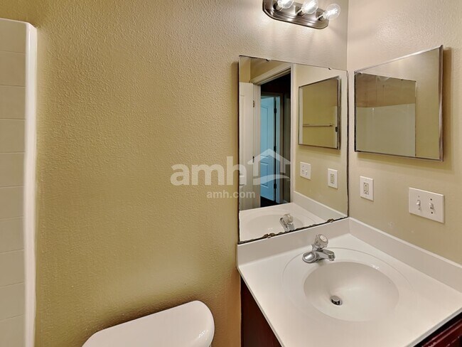 Building Photo - 6381 Louis Clark Ct