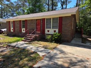 Building Photo - 9 King Arthur Ct