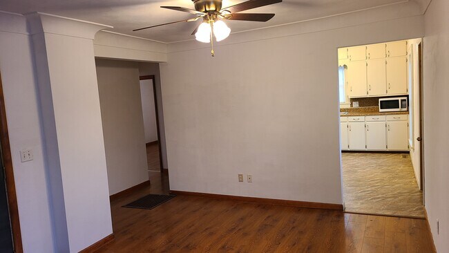 Building Photo - 422 N Ottokee St