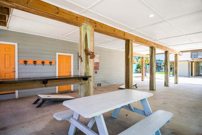 Building Photo - 2727 Eleventh Street-SI ID1023166P