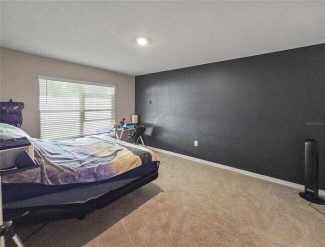 Building Photo - 304 SE 66th Ct