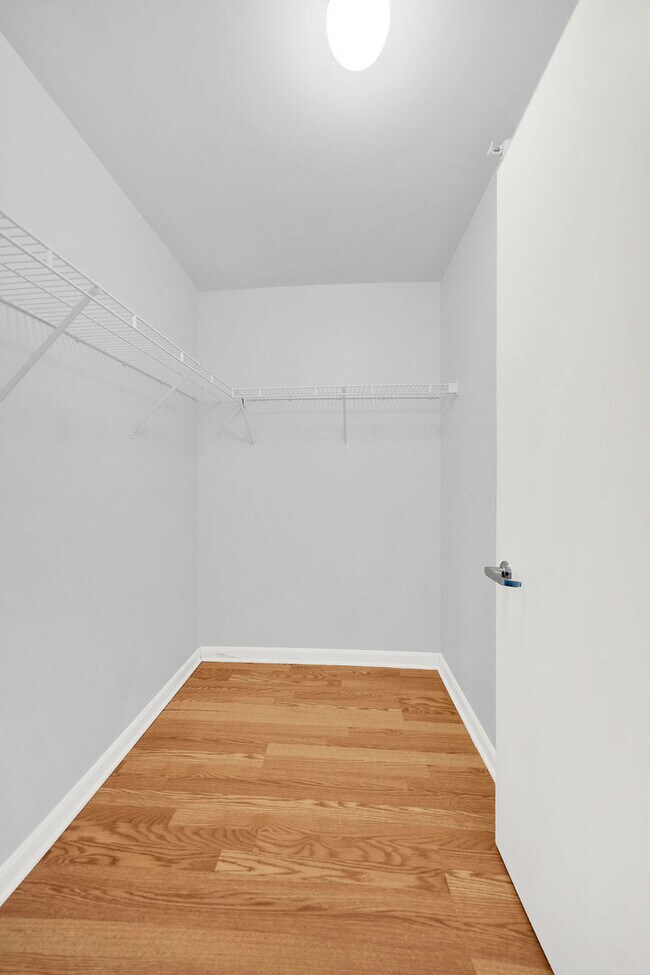 Building Photo - 545 N Dearborn St