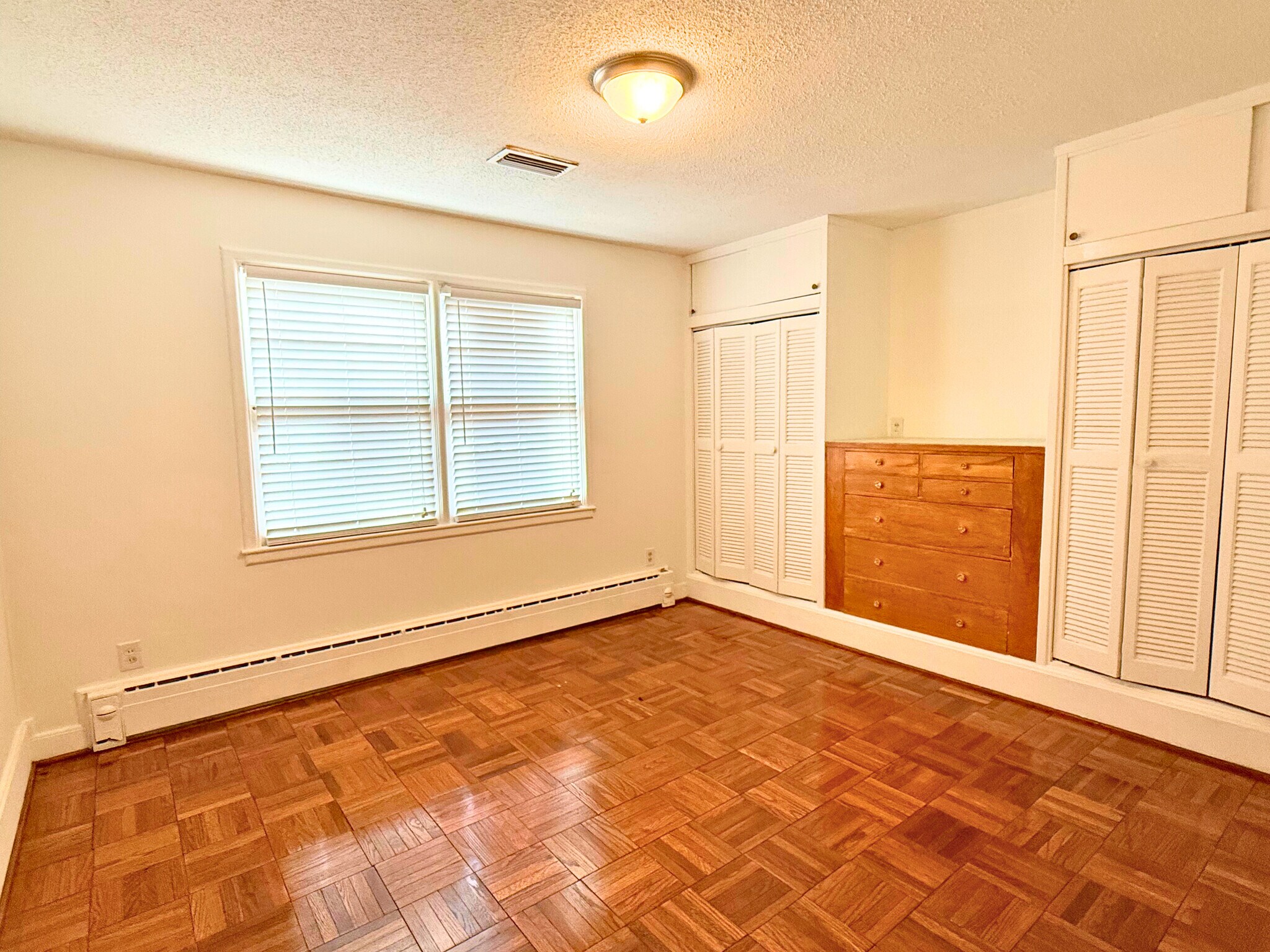 Building Photo - 1400 9th Ave