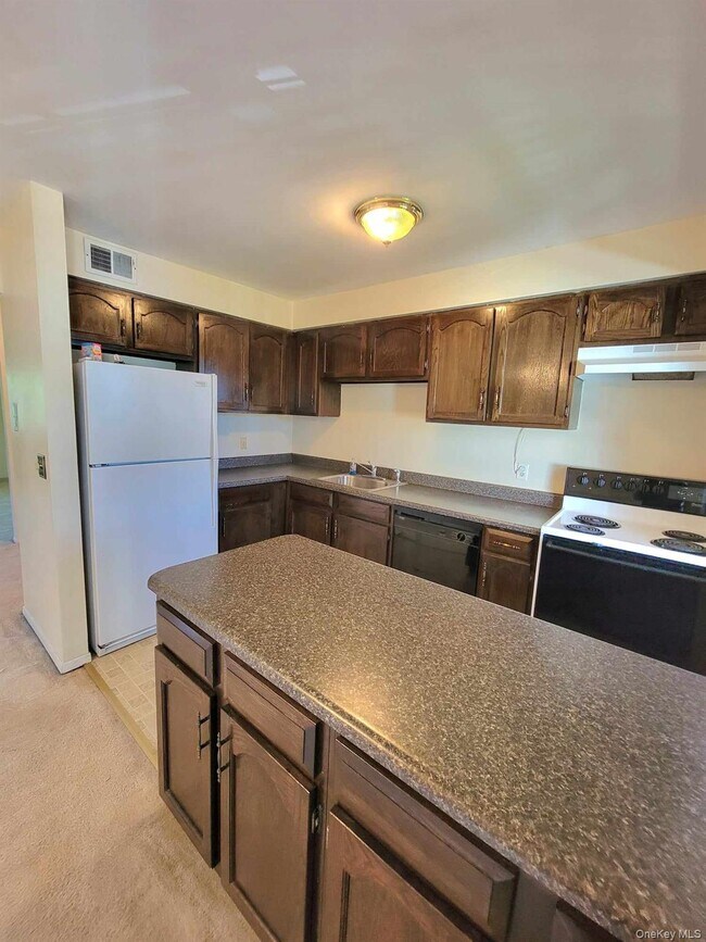 Building Photo - 27 Weathervane Dr