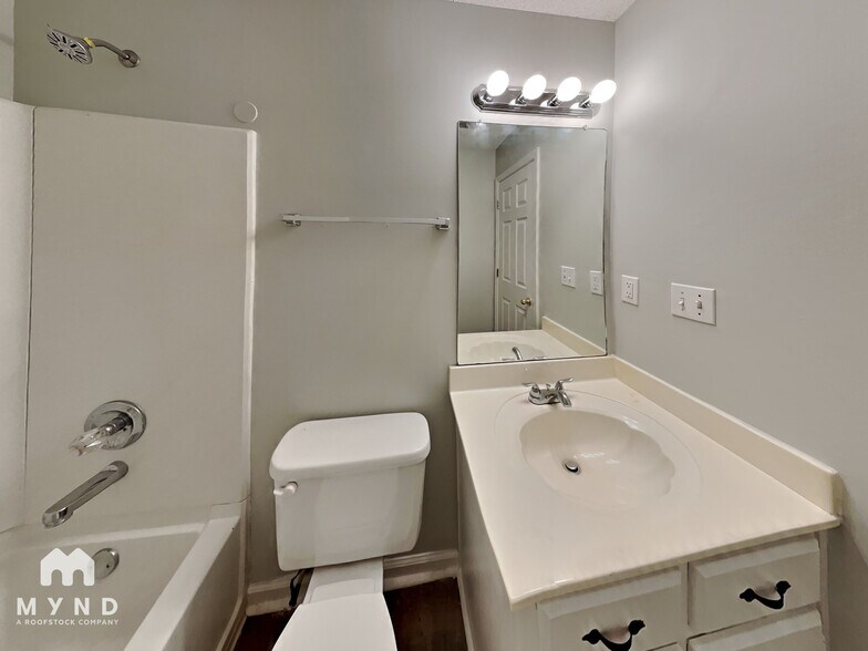 Building Photo - 5624 Kaitlyn Dr W