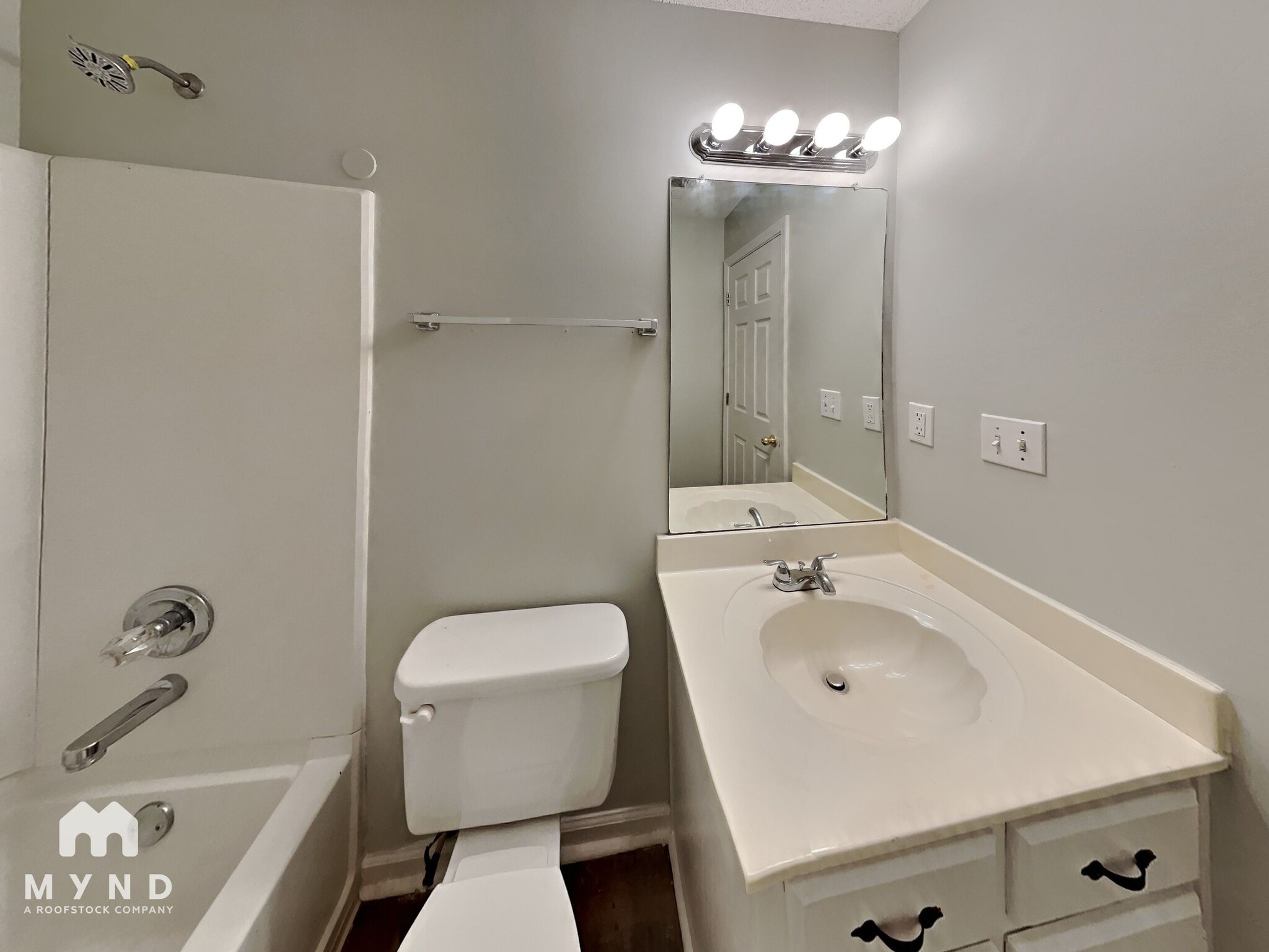 Building Photo - 5624 Kaitlyn Dr W