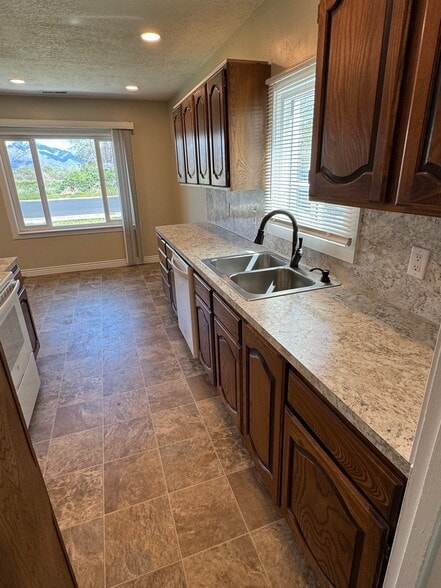 Building Photo - 5193 S 4700 W