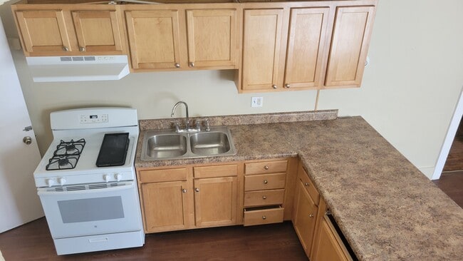 Building Photo - Prospect - 2