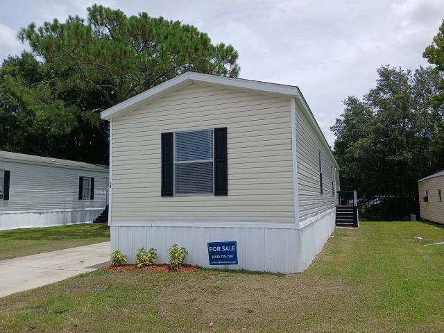 Building Photo - 1400 Banana Rd