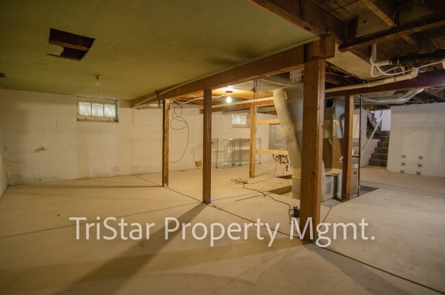 Building Photo - 228 N Hancock Ave