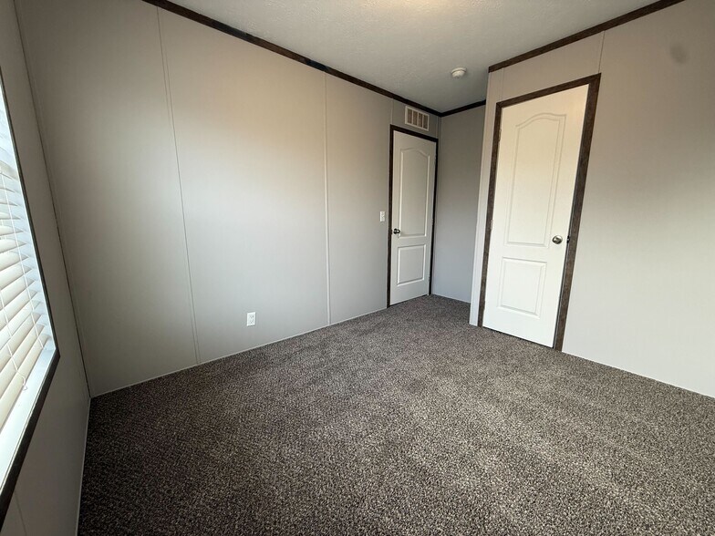 Building Photo - 11987 Springbrook Ct