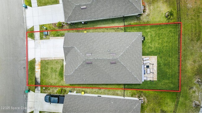 Building Photo - 1742 Saxton Rd