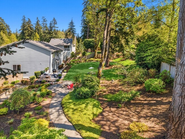 Building Photo - Bainbridge Island Home
