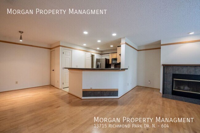 Building Photo - 13715 Richmond Park Dr N