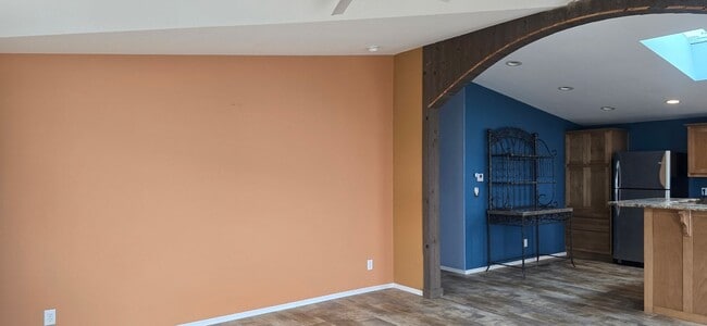 Building Photo - 200 Cypress Cir