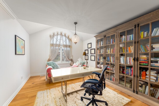 Building Photo - 16646 Brooklane Blvd